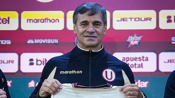 Fabián Bustos reivindica a tres futbolistas de Universitario en su conferencia de presentación: “Me han llevado a lugares importantes”