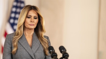 Melania Trump niega cualquier vínculo con Epstein y asegura que no fue presentada por él a su esposo