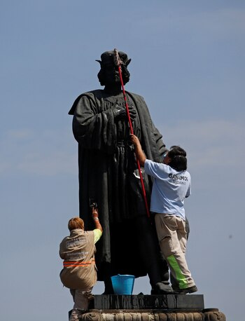 La estatua en honor a