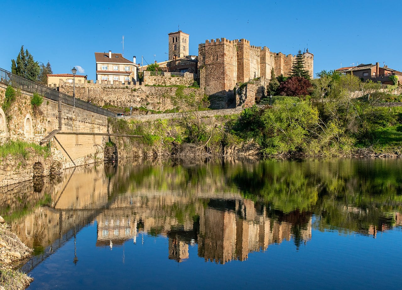 El caso antiguo de Buitrago del Lozoya (Jose María Ligero Loarte, Wikimedia Commons).