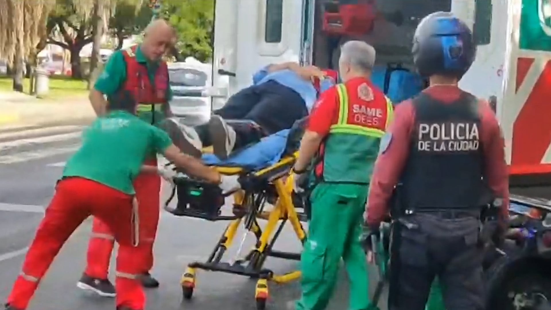 Uno de los choferes debió ser atendido en el hospital Pirovano