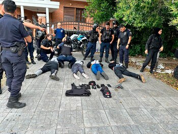 Uno de los detenidos tiene