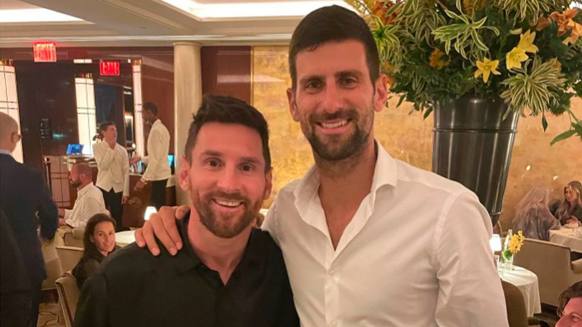 Lionel Messi y Novak Djokovic en uno de sus encuentros