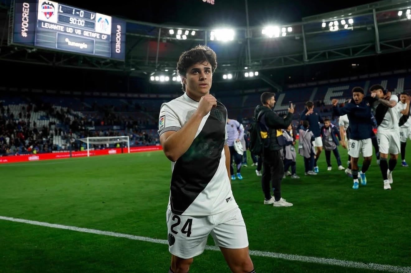(@_carlosalvarez10 / Instagram)