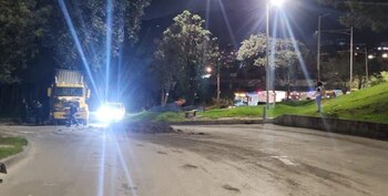 Los escombros en la vía