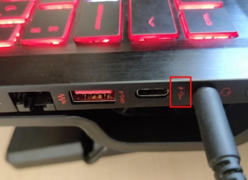Laptops cuentan con un rayo en las entradas de su puerto USB C.