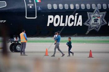 En lo que va de 2021, según cifras de la Dirección General de Protección al Hondureño Migrante, 1.343 menores no acompañados han retornado a Honduras desde México, Estados Unidos y países de Centroamérica. EFE/José Valle/Archivo