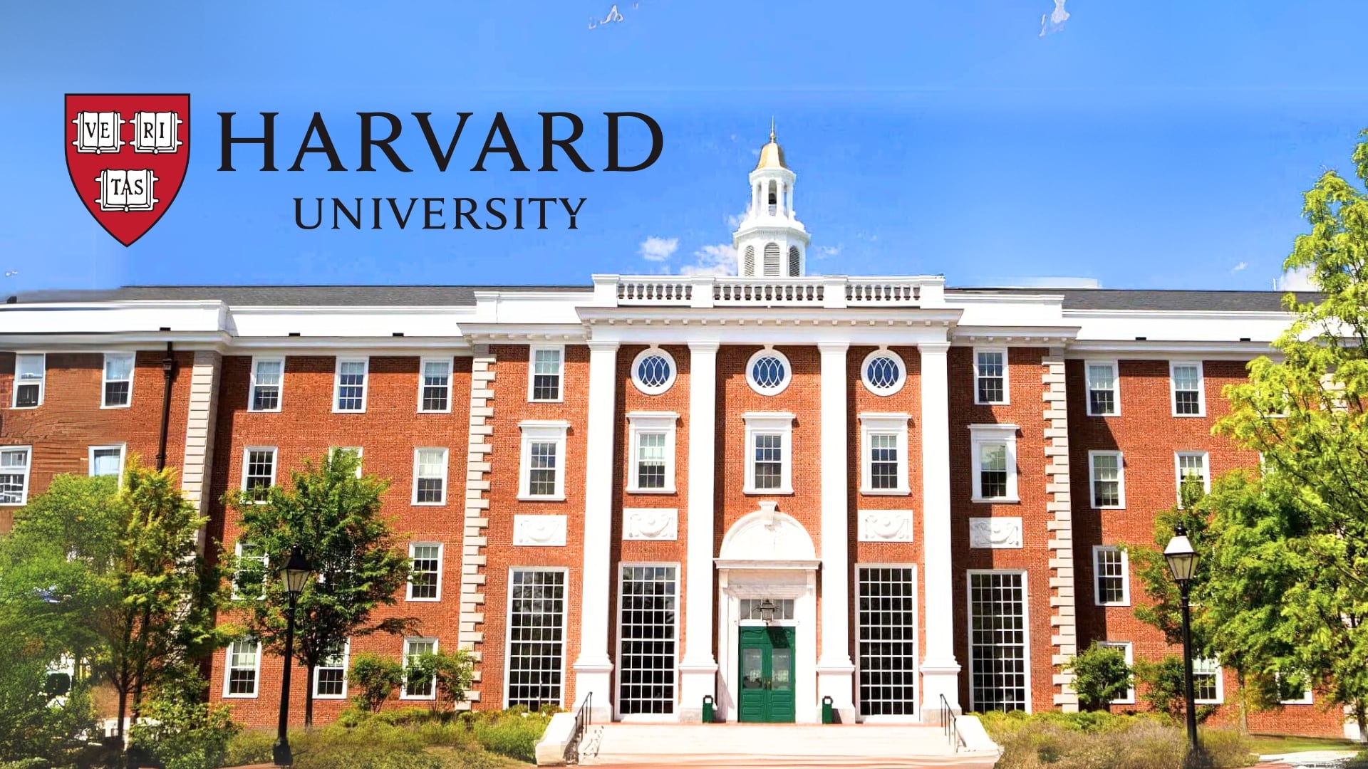 La Universidad de Harvard se encuentra en Massachusetts, Estados Unidos. Esta ciudad está ubicada cerca de Boston, en la región de Nueva Inglaterra.