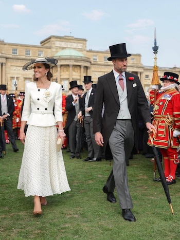 El príncipe Guillermo acompañó a Middleton con un estilismo clásico, siguiendo el protocolo de Buckingham (princeandprincessofwales)