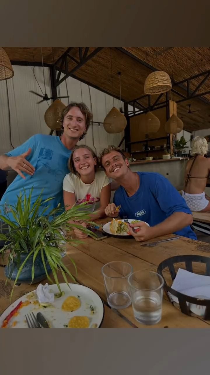 María Inés Botana junto a dos de sus hermanos (Instagram)