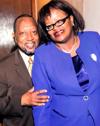 Nathaniel y Mitzi Hallman estuvieron