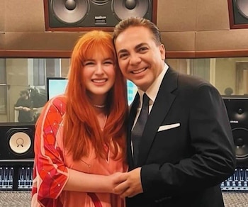 La relación entre Cristian Castro y Victoria Kühne confirma el interés público por la vida sentimental del cantante y la carrera de la productora (IG)