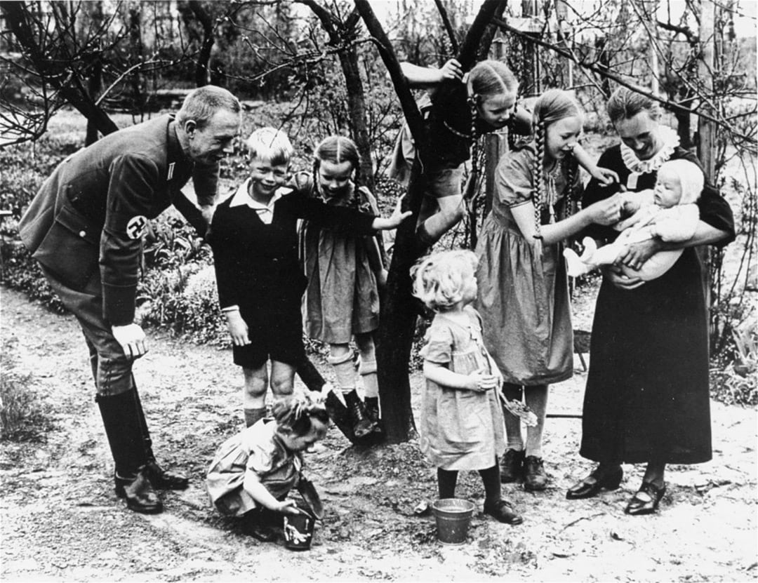 Fuente de vida, eso significa Lebensborn en alemán. El nombre elegido por Heinrich Himmler en diciembre de 1935 para bautizar su proyecto de ingeniería racial era casi poético