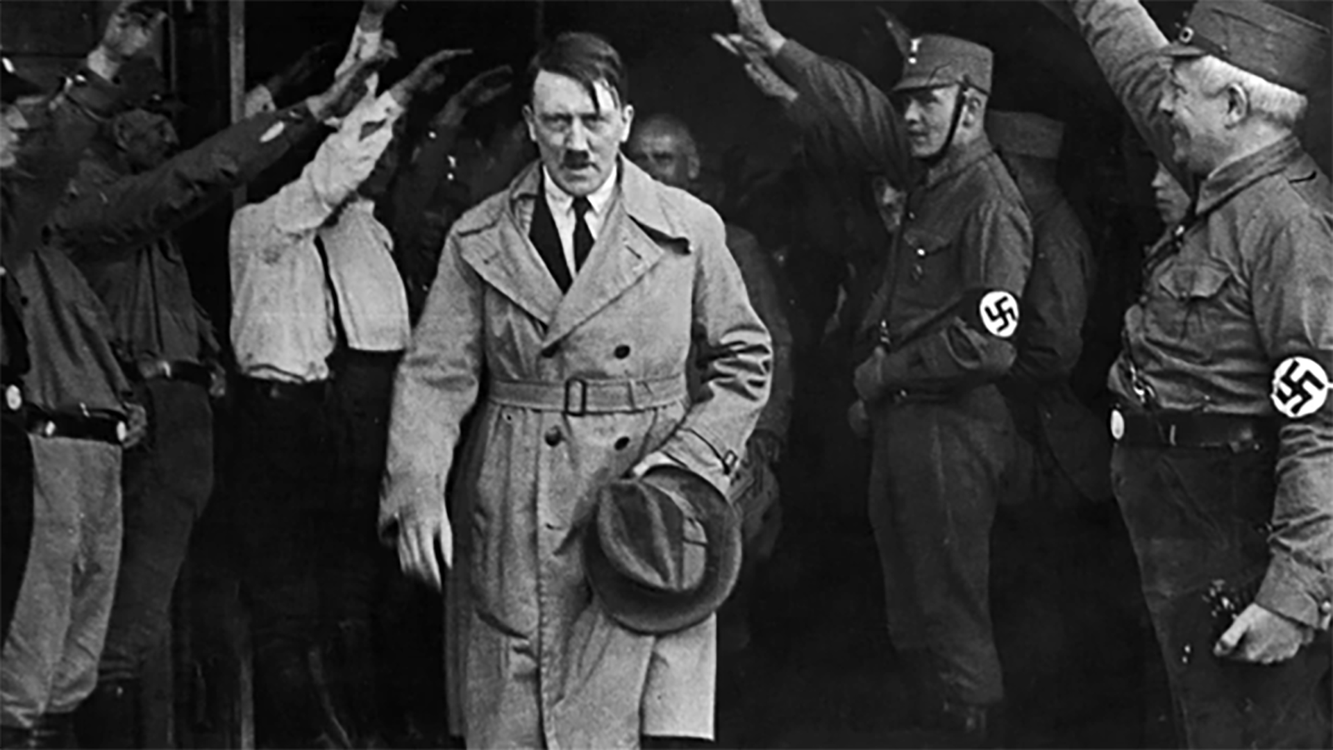 En noviembre de 1923 Hitler intentó dar un golpe de Estado para tomar bajo su poder a la región de Baviera y desde allí seguir avanzando. Pero su plan fracasó y terminó capturado y esperando un juicio y una condena (Crédito: Captura de Video)