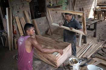 Sergio Morales, derecha, y Joelvis
