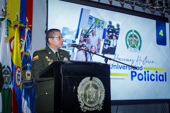 El general Rincón fue el líder de la oficialización de la Universidad Policial - crédito Policía Nacional