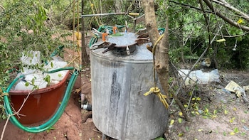 Marina destruyó 3 laboratorios clandestinos