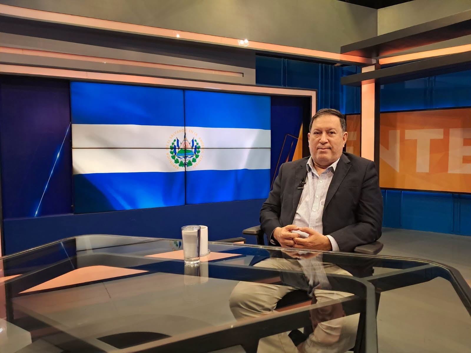 Carlos Acevedo destacó que el crecimiento previsto para este año puede facilitar el ordenamiento de las cuentas públicas y ampliar las opciones de financiamiento externo (Cortesía: Frente a Frente).