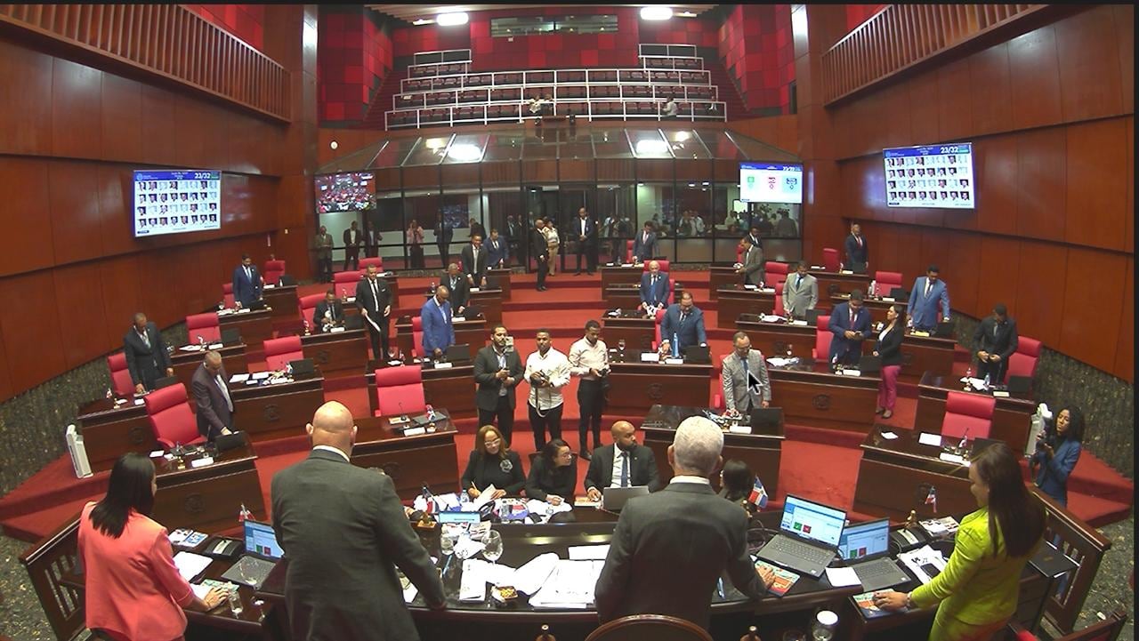 Comisión Bicameral aplaza el debate del nuevo Código Penal en República Dominicana: 84 propuestas en espera