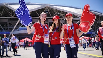El programa de voluntariado de la FIFA moviliza a miles de personas en las 16 ciudades sede de Estados Unidos, México y Canadá.