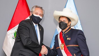 Alberto Fernández junto a Pedro