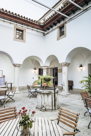 Patio del Parador de Mérida,