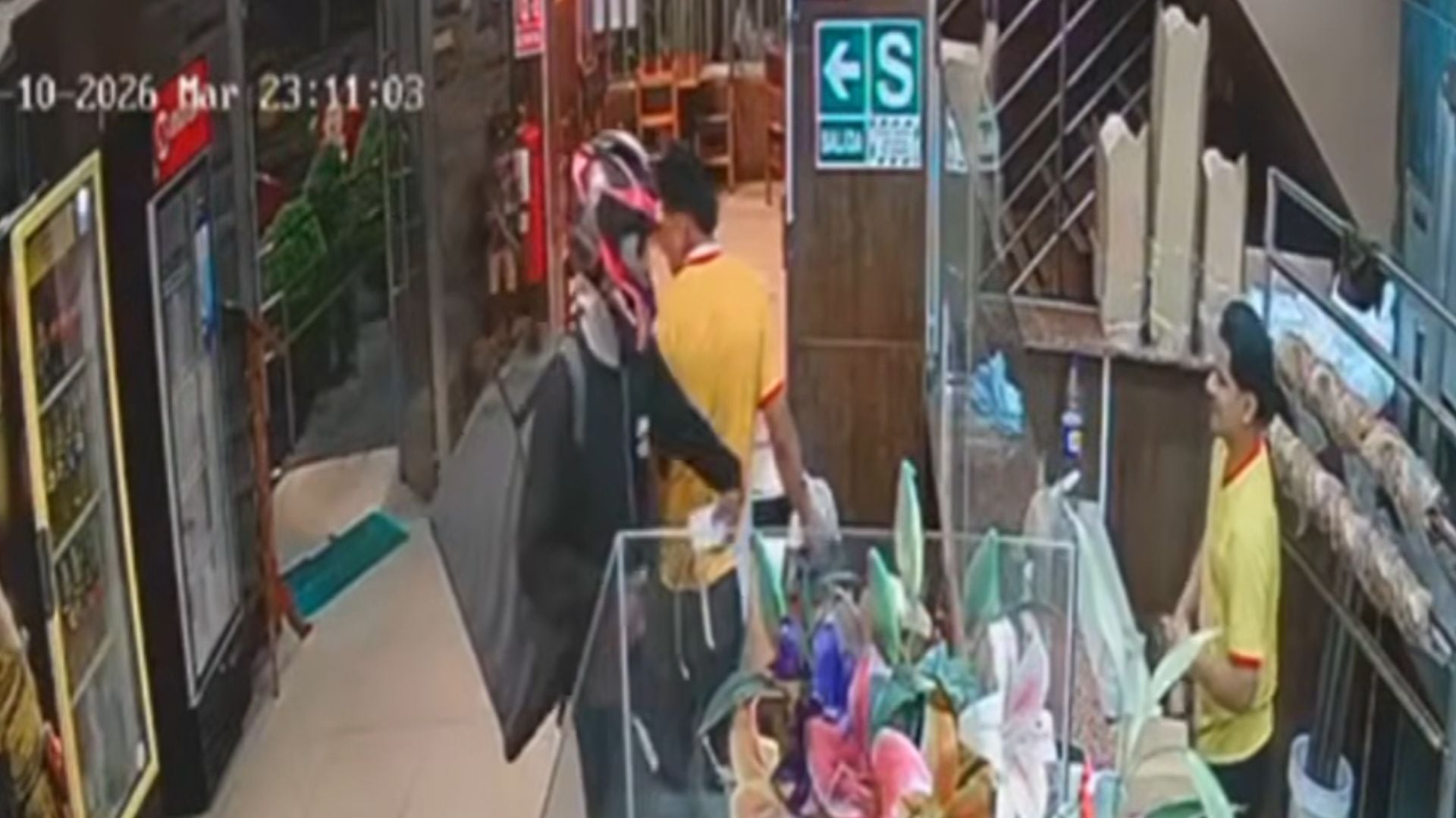 Extorsionador se hace pasar por delivery y dispara contra una pollería del Callao