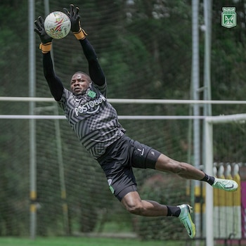 Harlen Castillo lloró luego del empate entre Nacional y Junior por la Liga BetPlay - crédito @nacionaloficial/X