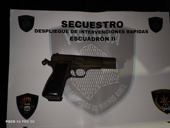 Las dos pistolas incautadas tenían