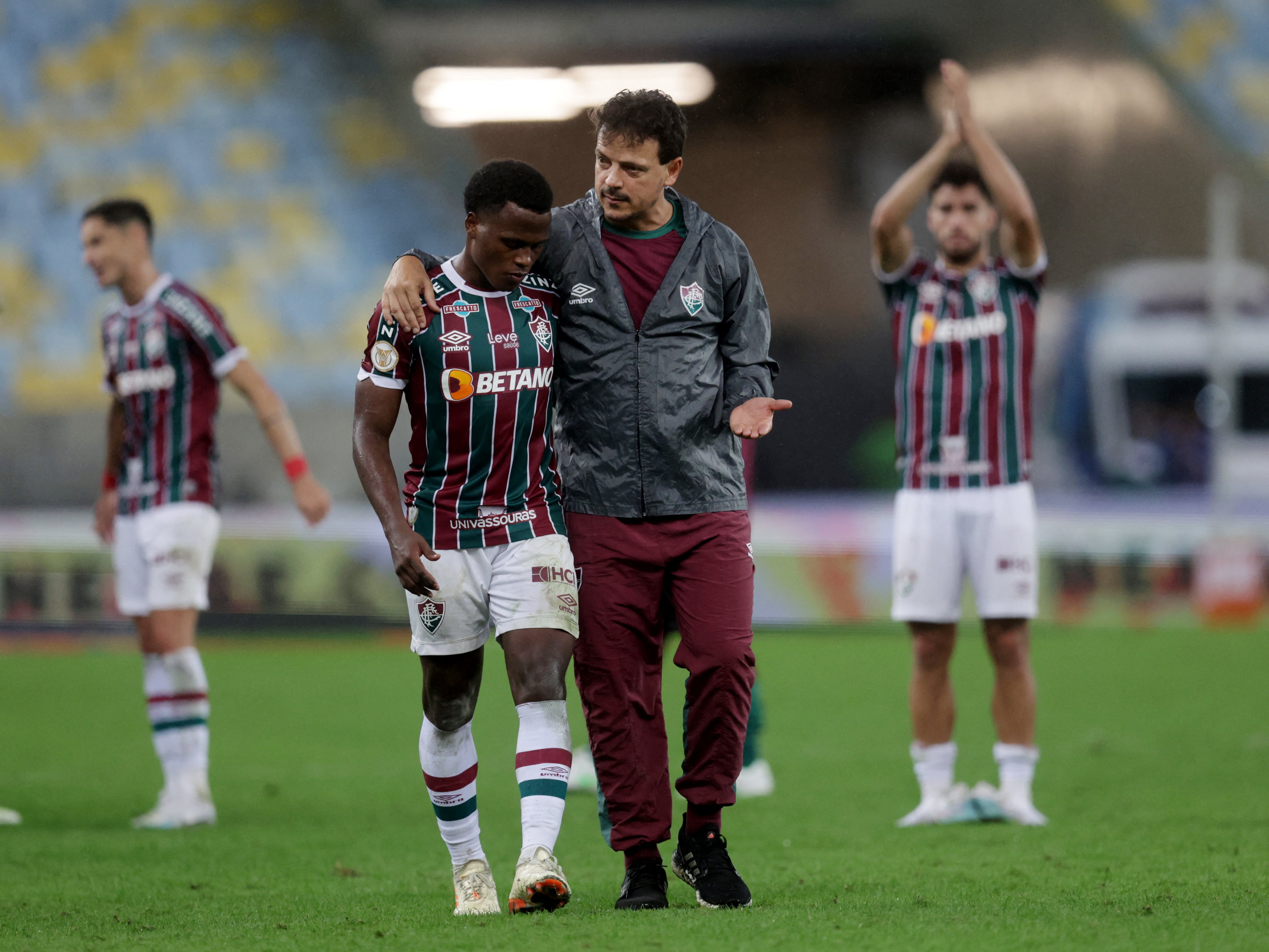 Fernando Diniz fue el entrenador con el que Jhon Arias comenzó a dar su salto futbolístico a la élite: en Fluminense, ambos conquistaron la primera y única Copa Libertadores del club - crédito Ricardo Moraes/Reuters