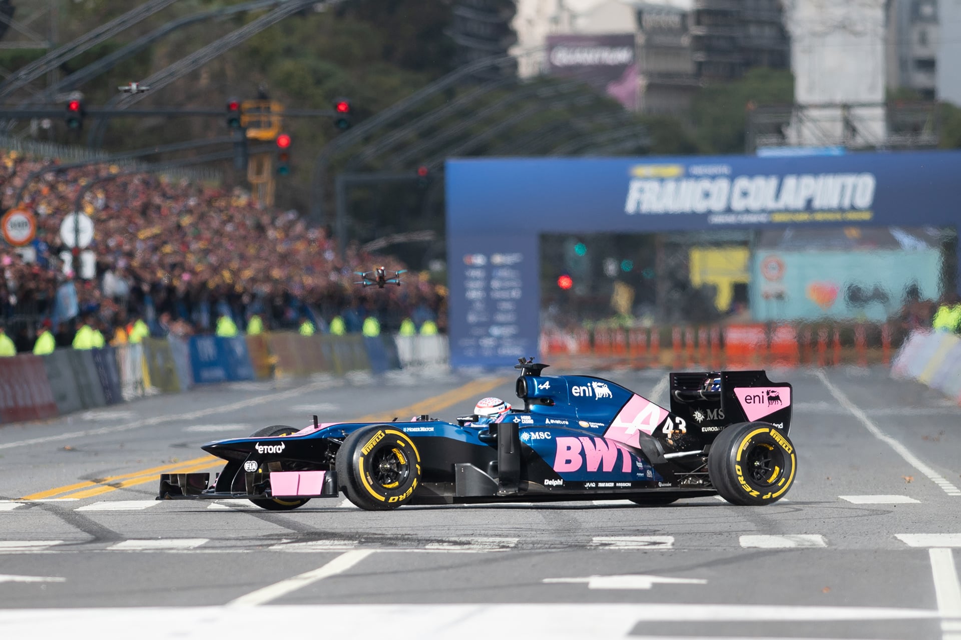 Colapinto volverá a manejar el Lotus E20 con el que brindó la exhibición en Buenos Aires (Jaime Olivos)