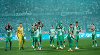 Atlético Nacional gana 2-1 ante Junior de Barranquilla, al término del primer tiempo en el estadio Atanasio Girardot - crédito @nacionaloficial/Instagram
