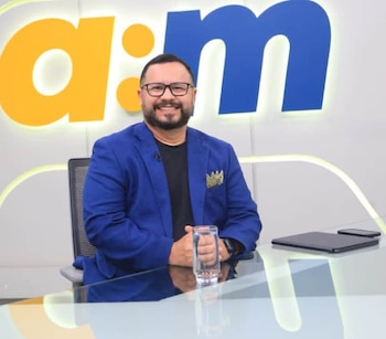 El director de APLAN subrayó en Canal Diez que el Centro Histórico de San Salvador, tras una profunda modernización, ahora representa un espacio de convivencia y desarrollo económico para toda la ciudadanía (Cortesía: Entrevista AM).