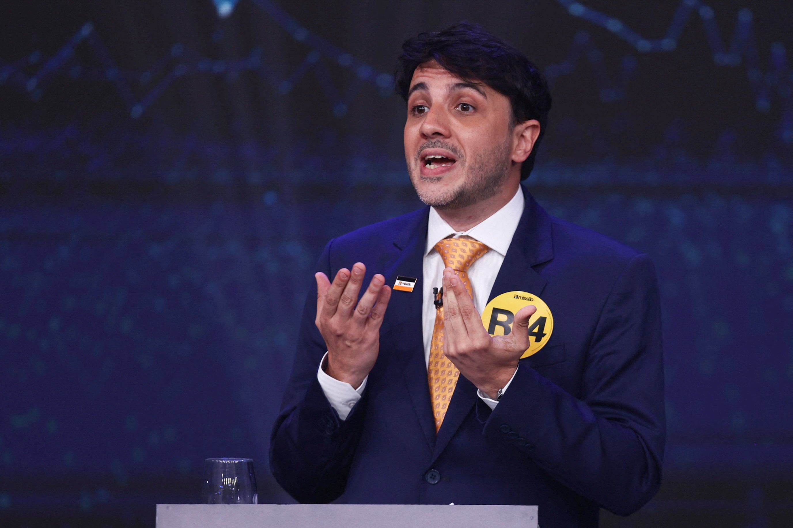Renan Santos rompió con Jair Bolsonaro y ahora intenta ocupar un espacio propio en la derecha brasileña frente a Lula da Silva (REUTERS/Jean Carniel)