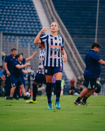 Adriana Lúcar y su celebración en Matute.