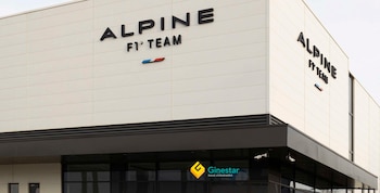 La moderna fachada de las