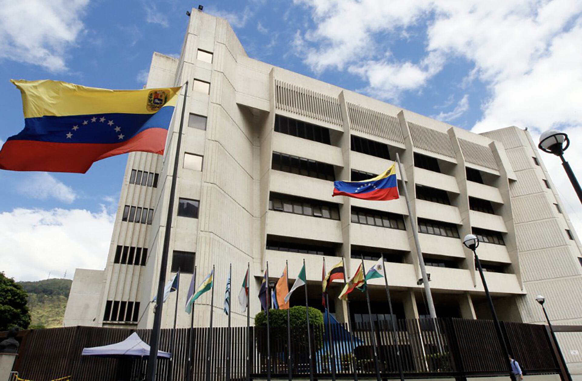 Hasta los más altos tribunales del país llegan las apelaciones y solicitudes de amparo interpuestas por la defensa del militar detenido