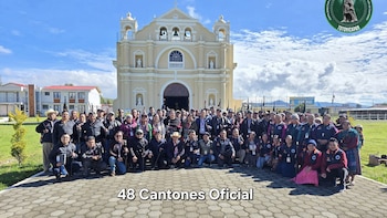Los 48 Cantones y gremiales