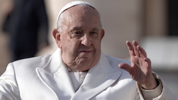 Francisco continuó con algunas de