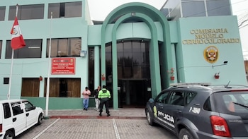 La agente inicialmente denunció el