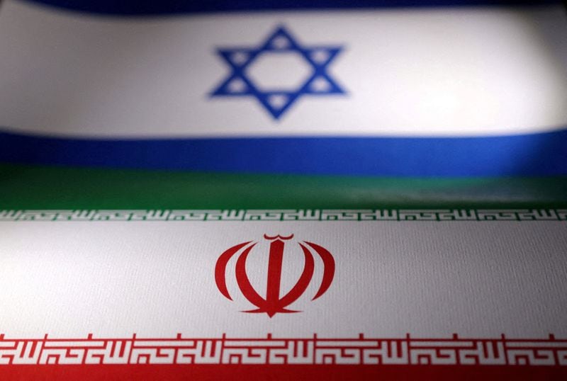 Israel atacó las instalaciones nucleares de Irán; este respondió enviando al menos 100 misiles y drones - crédito Dado Ruvic/Reuters