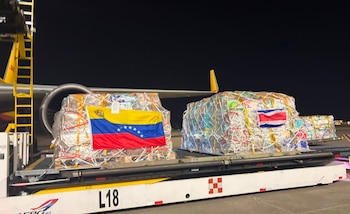 Ciudadanos costarricenses respondieron al llamado de solidaridad, entregando donaciones en setenta y cinco estaciones de bomberos de todo el país. Crédito: CNE