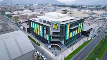 Joven empresario peruano sorprende y anuncia inversión de USD 150 millones en 12 centros comerciales en Perú