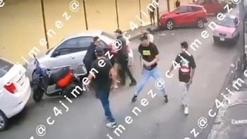 Hombre golpea a policía que separaba pelea de mujeres en la Morelos: elemento repele a la agresión a disparos y asesina al sujeto