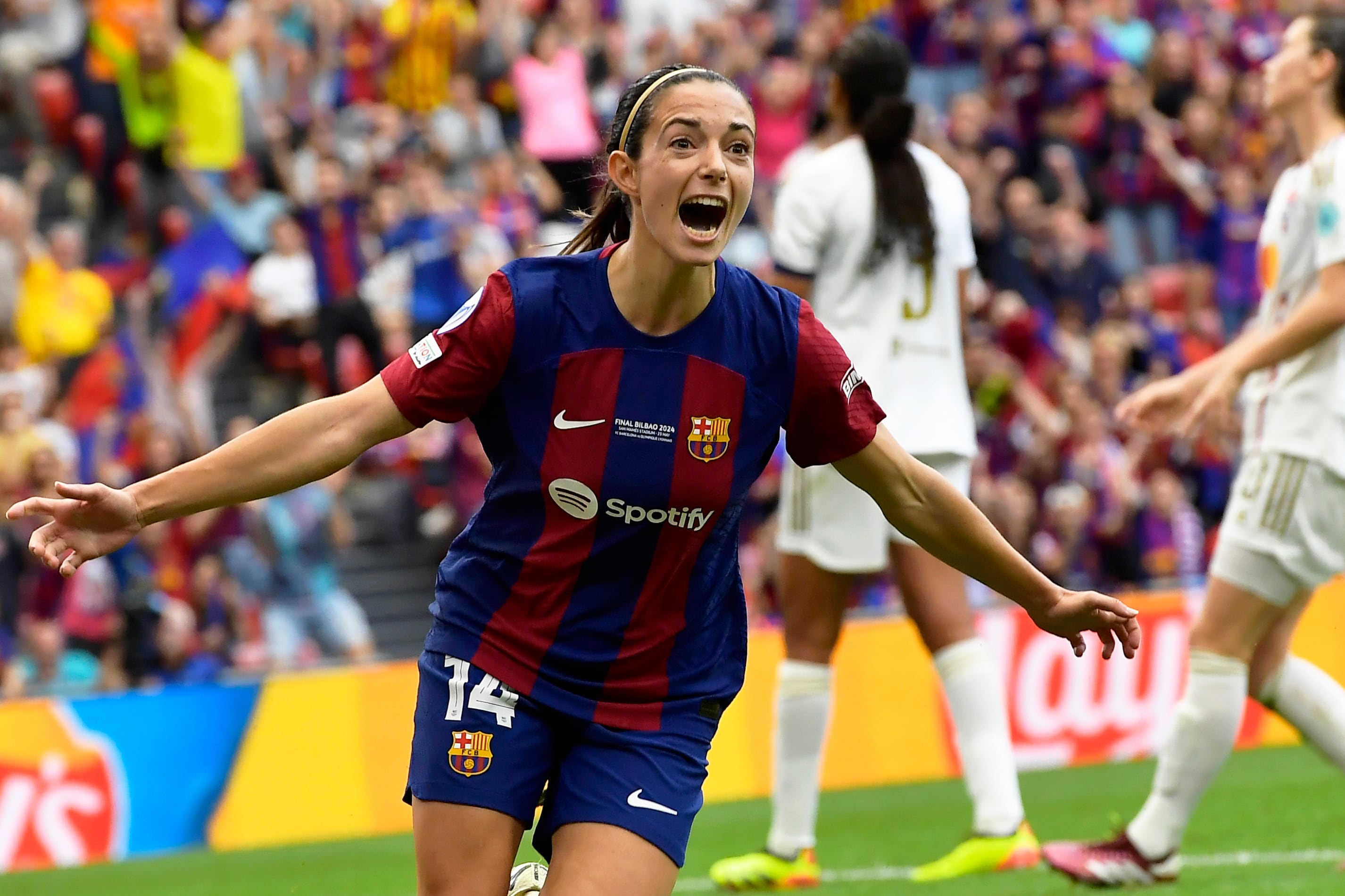 Aitana Bonmati celebra tras anotar el primer gol en la final de la Champions ante el Lyon (AP Foto/Alvaro Barrientos, Archivo)