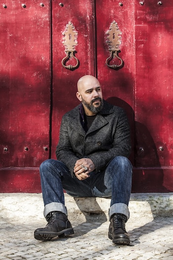 La figura del poeta es