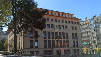 Audiencia Provincial revoca el archivo de la causa contra un cigarrón acusado de lesionar a una mujer en Verín (Ourense)