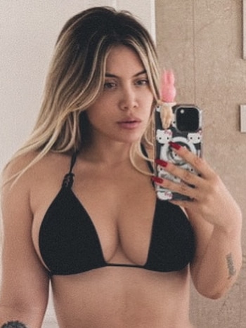 Wanda Nara lució un bikini