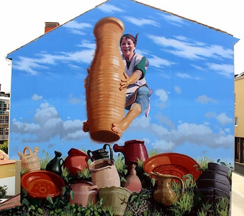 Homenaje del pintor Joseba Muruzábal a las abuelas de la Galicia rural y costera