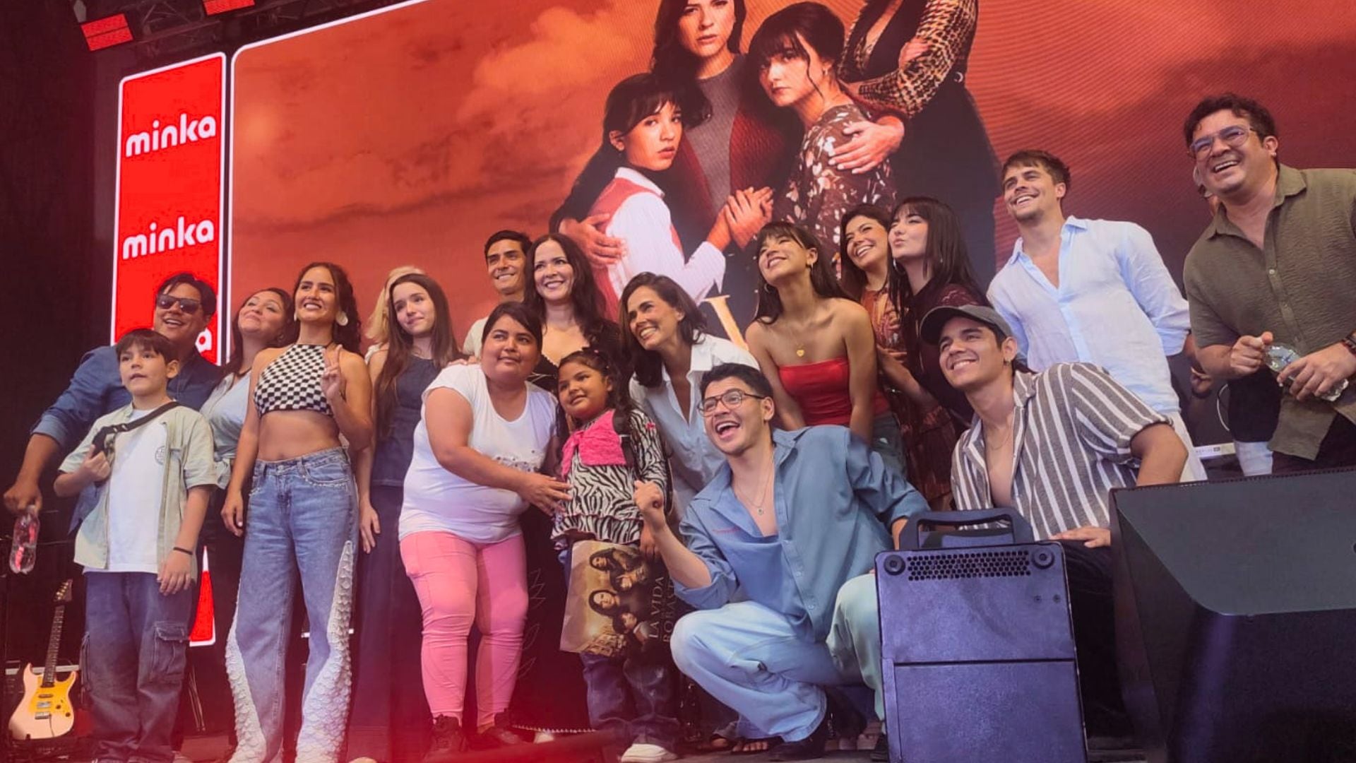 Karina Jordán y Fiorella Díaz de ‘La vida que me robaste’ se emocionaron al recibir cariñoso respaldo de sus fans en Minka